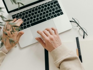 MacBook'unuz İçin En İyi Aksesuarlar